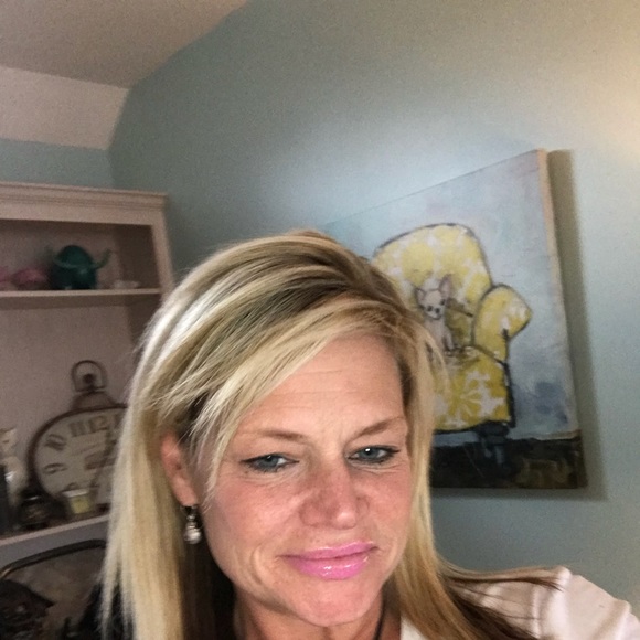 Meet your Posher, Sharon - Picture 5 of 6